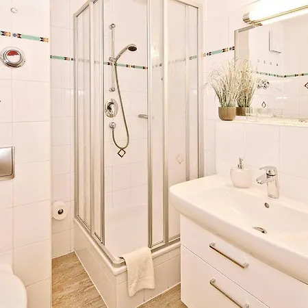 Strand-park Strand-park 305 *